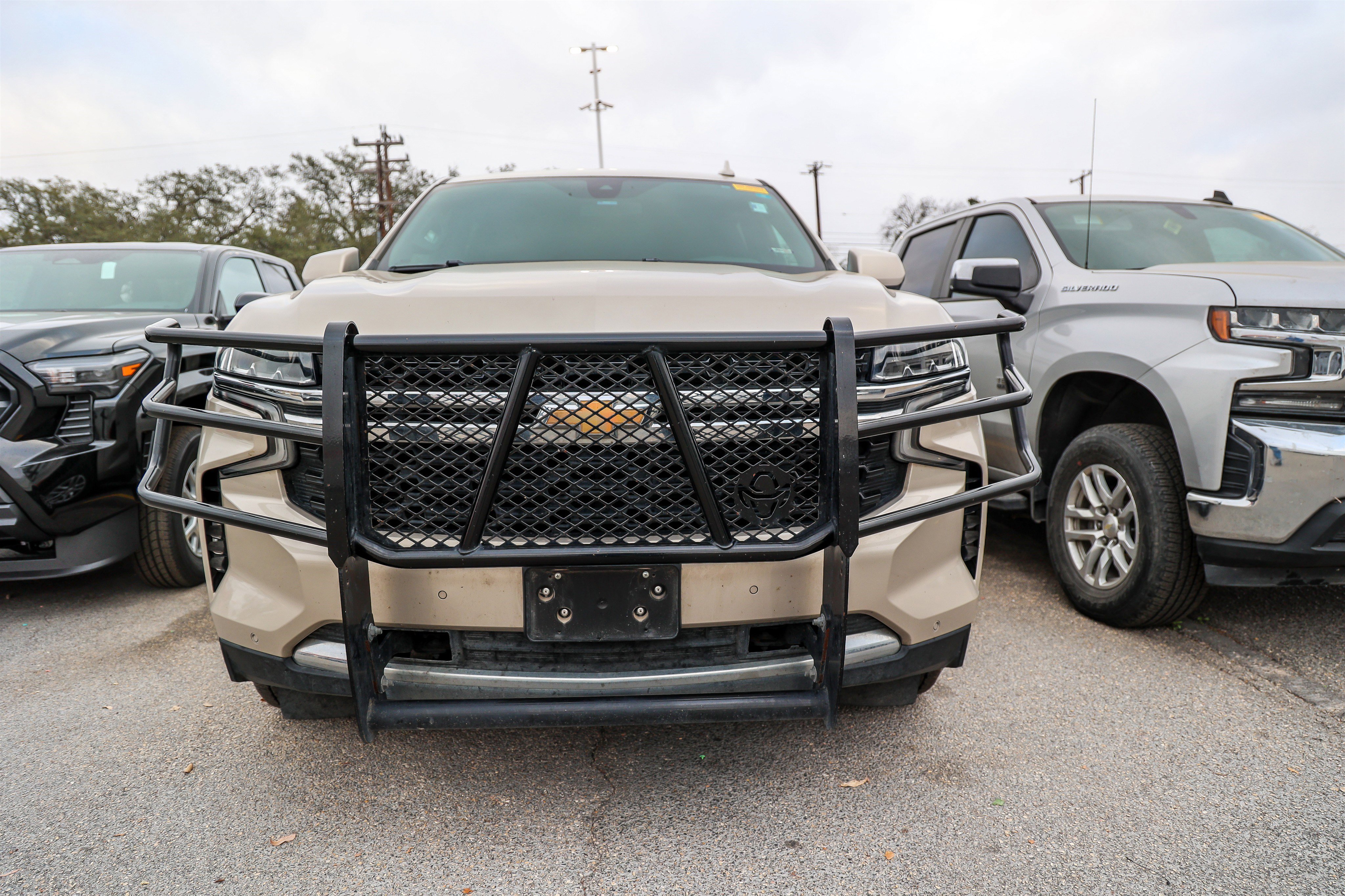 Used 2021 Chevrolet Suburban LS w/ Driver Alert Package image 4