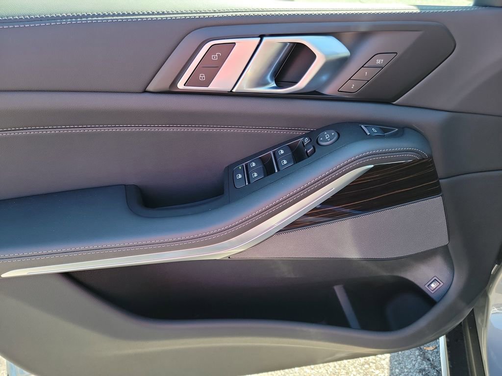 New 2026 BMW X5 xDrive50e w/ Premium Package image 10