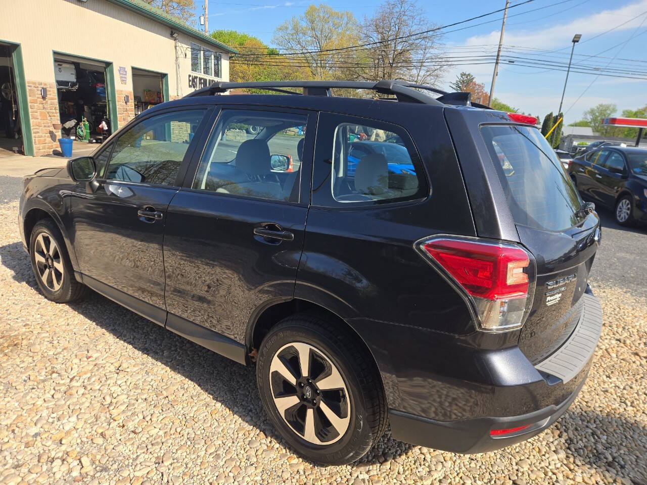 Used 2017 Subaru Forester 2.5i w/ Alloy Wheel Package AWD/4WD image 5