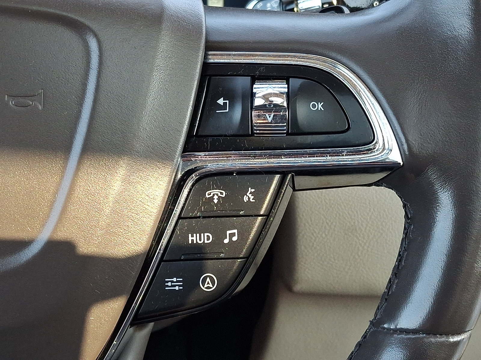 Used 2022 Lincoln Navigator Reserve w/ Monochromatic Package AWD/4WD image 24