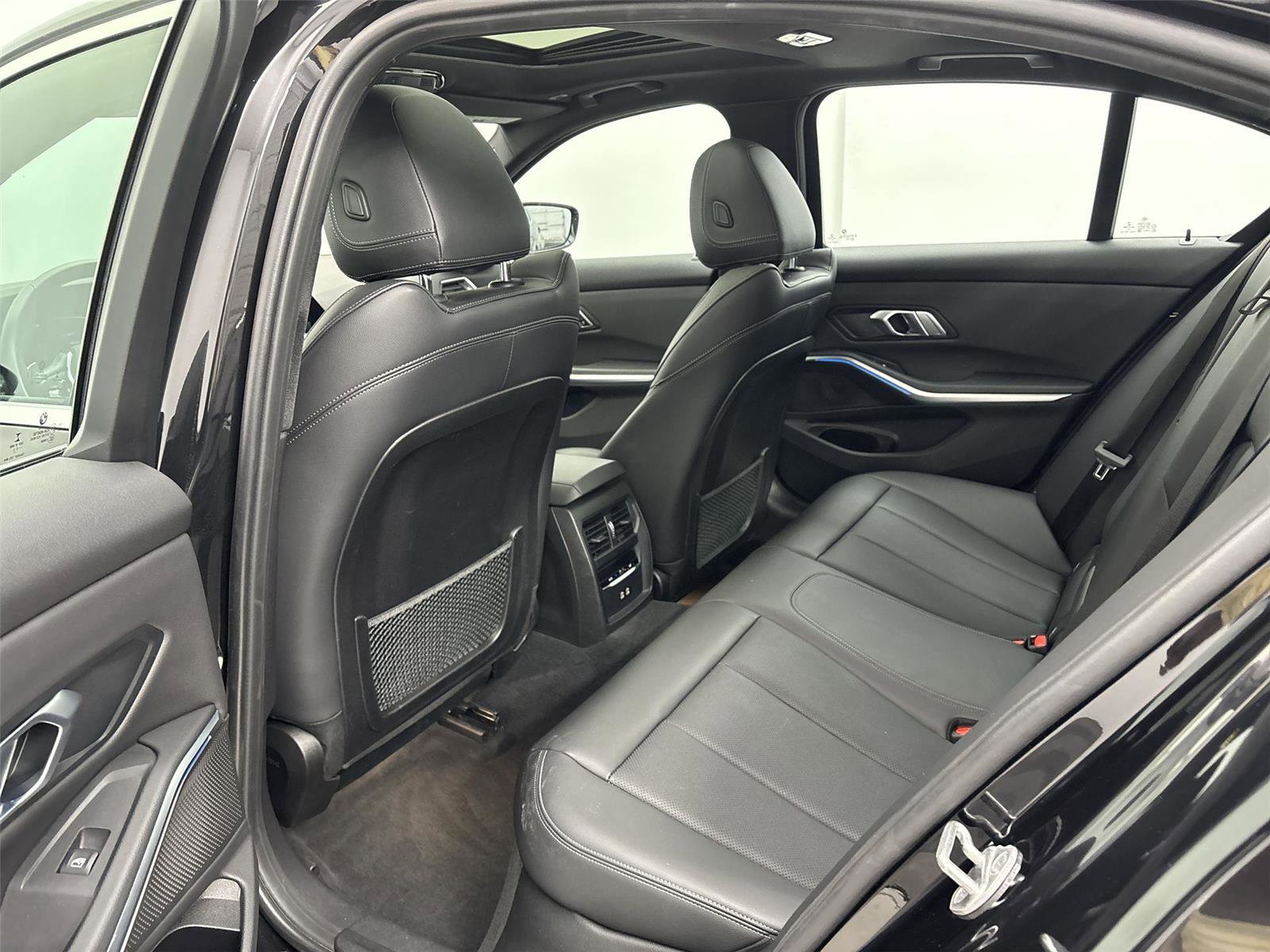 Used 2022 BMW 330e image 29