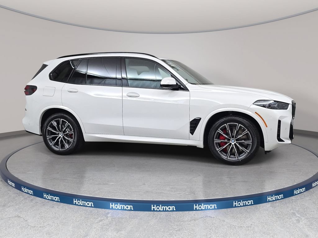 New 2026 BMW X5 xDrive50e w/ M Sport Package AWD/4WD image 3