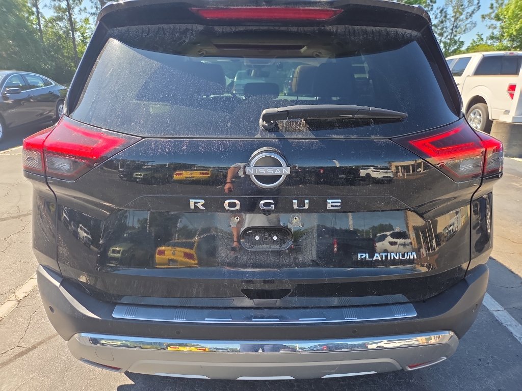 Used 2023 Nissan Rogue Platinum w/ Platinum Premium Package FWD image 5