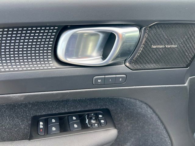 Used 2021 Volvo XC40 P8 Recharge w/ Advanced Package image 24