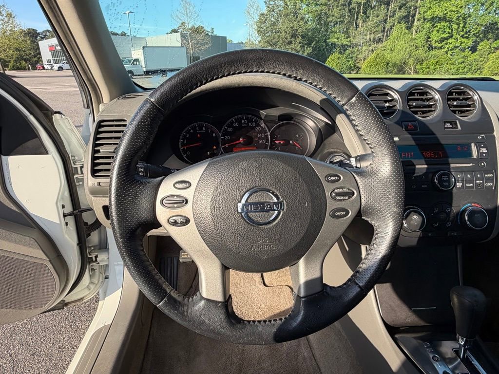 Used 2011 Nissan Altima 2.5 S w/ Special Edition Pkg FWD image 14