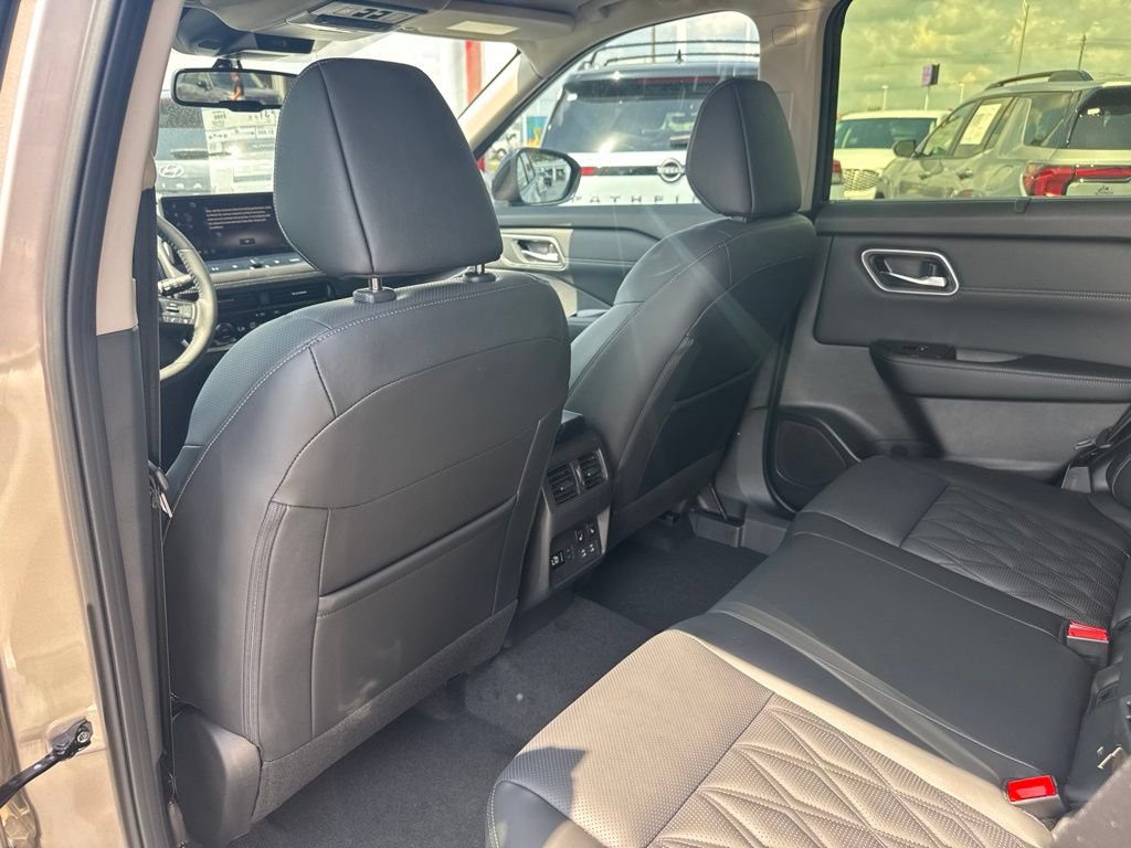 New 2026 Nissan Rogue Platinum w/ Platinum Premium Package AWD/4WD image 15