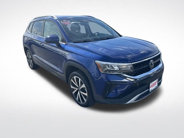 Used 2024 Volkswagen Taos SE image 7