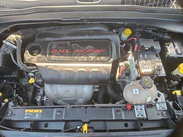 Used 2017 Jeep Renegade Latitude FWD image 27
