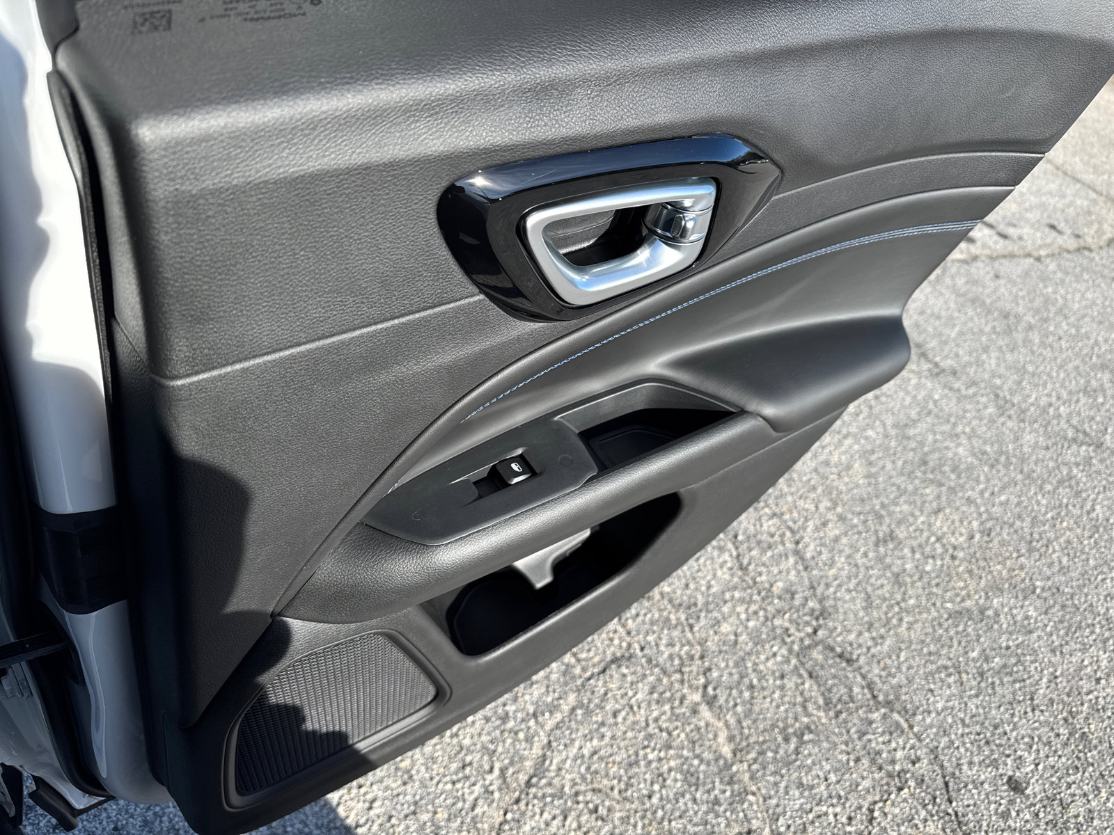 New 2025 Jeep Compass Latitude w/ Altitude Special Edition image 17