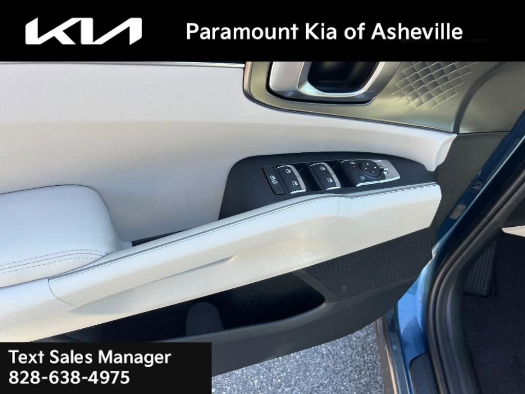 Certified 2025 Kia Sorento EX image 20