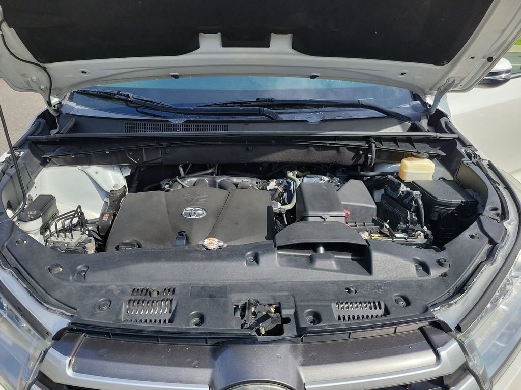 Used 2017 Toyota Highlander XLE image 37