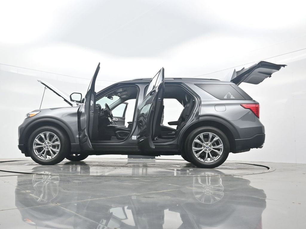 Used 2024 Ford Explorer Limited image 44