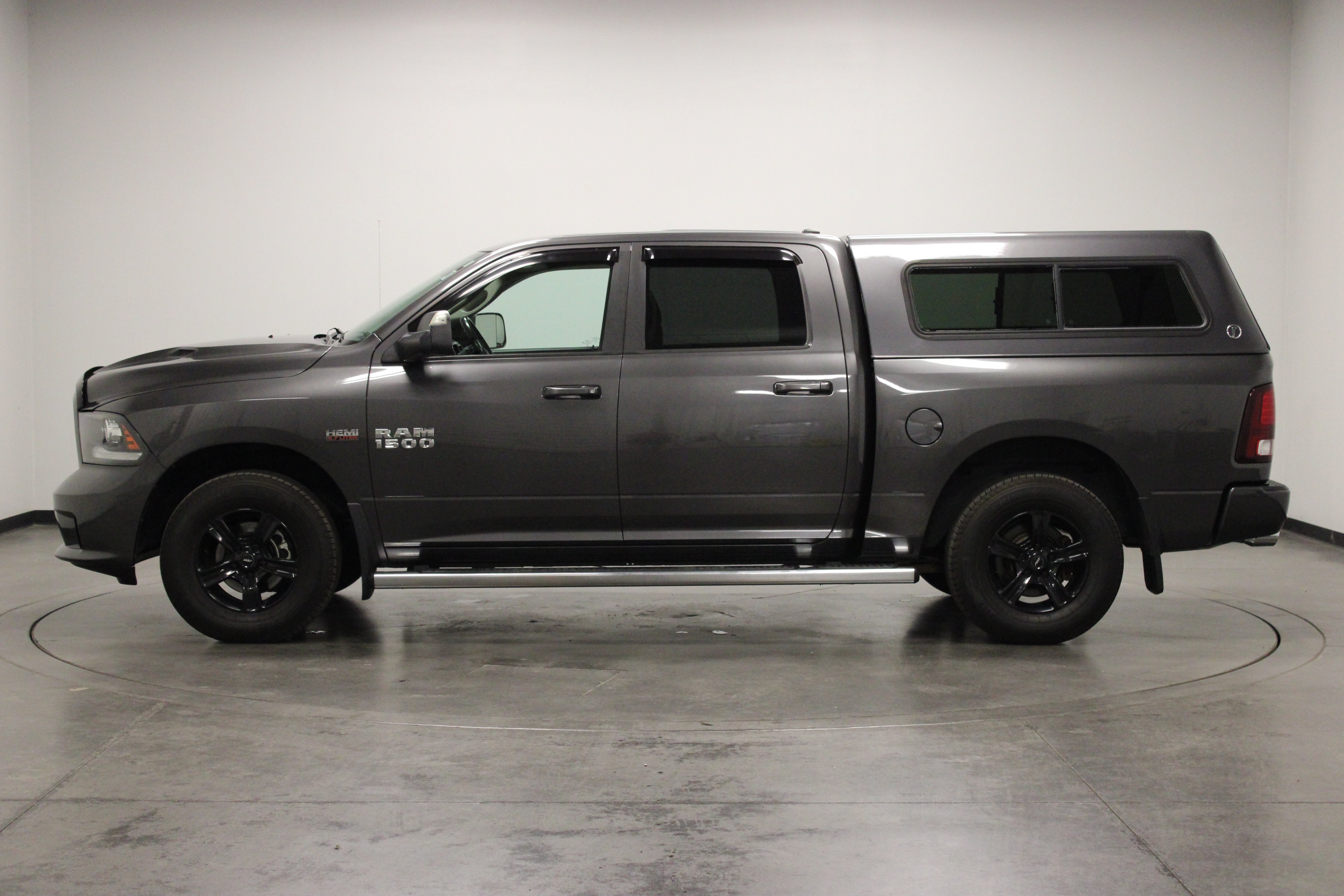 Used 2016 RAM 1500 Sport RWD image 5