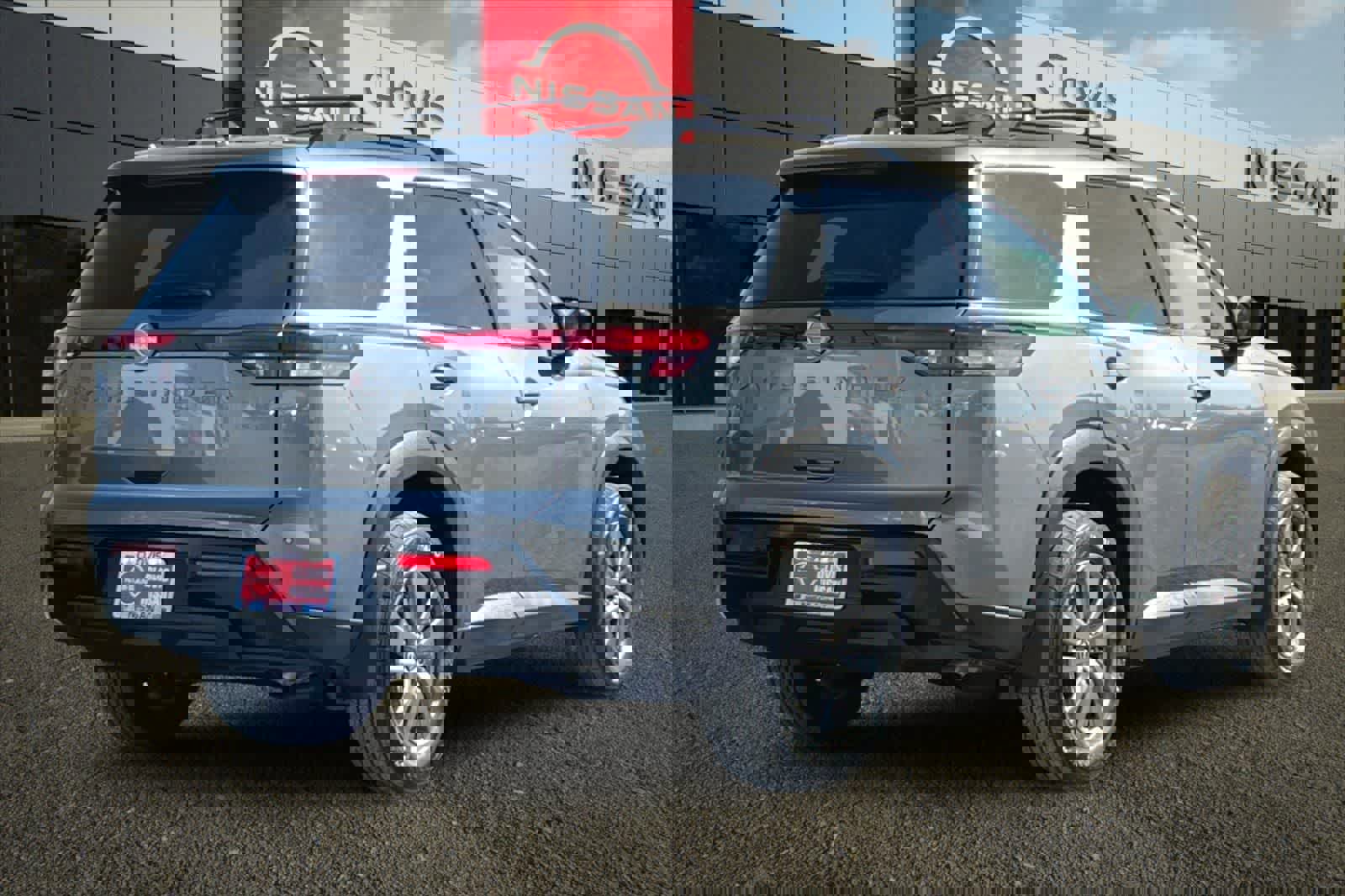 New 2026 Nissan Pathfinder SV image 3