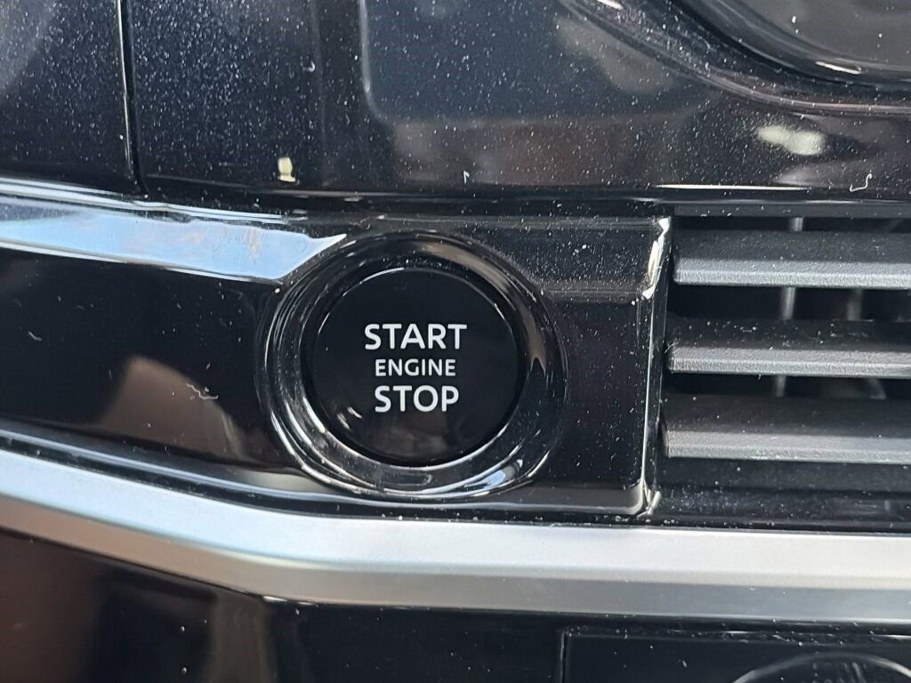 Certified 2025 Nissan Pathfinder SV image 16