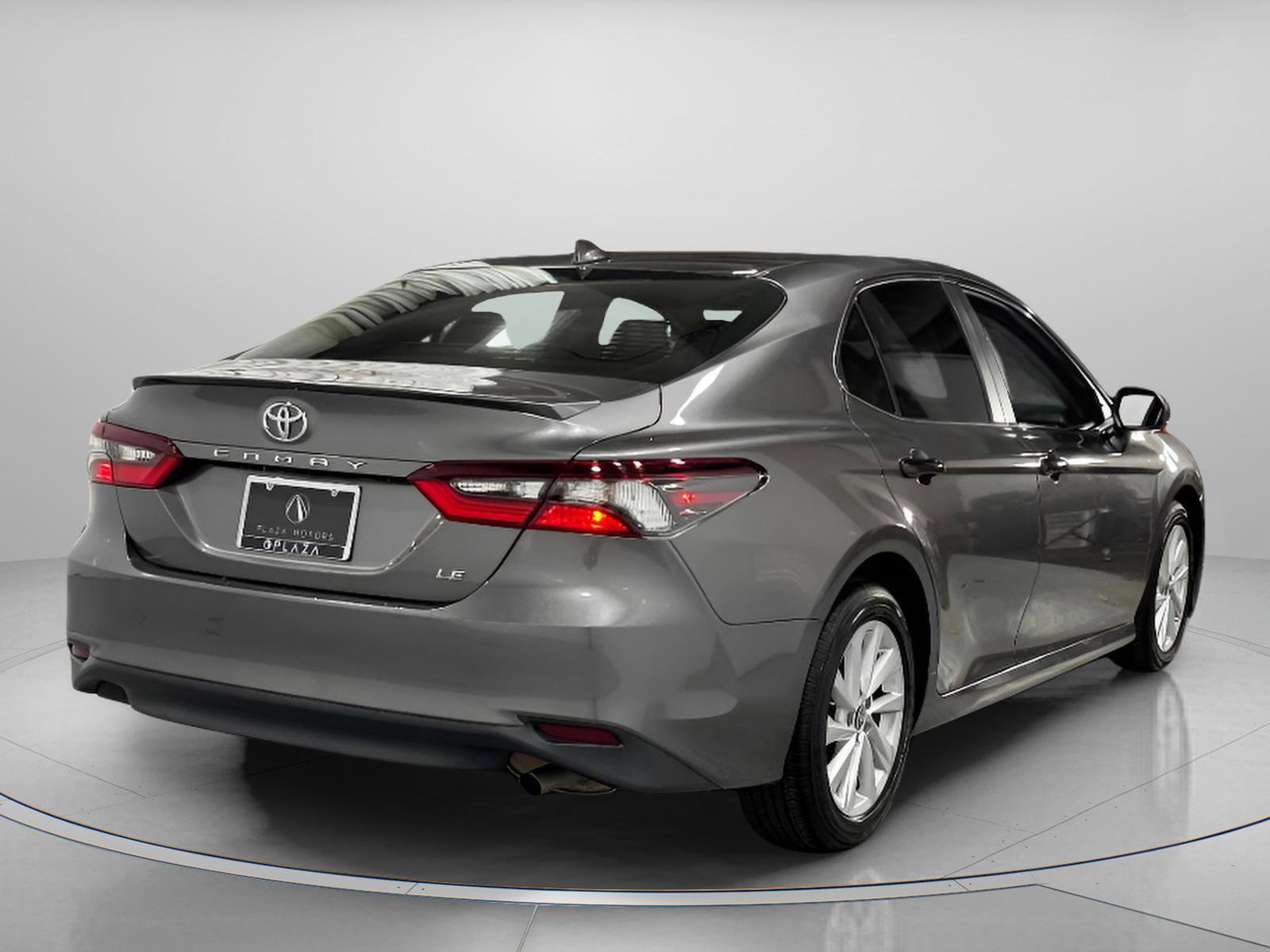 Used 2022 Toyota Camry LE image 5