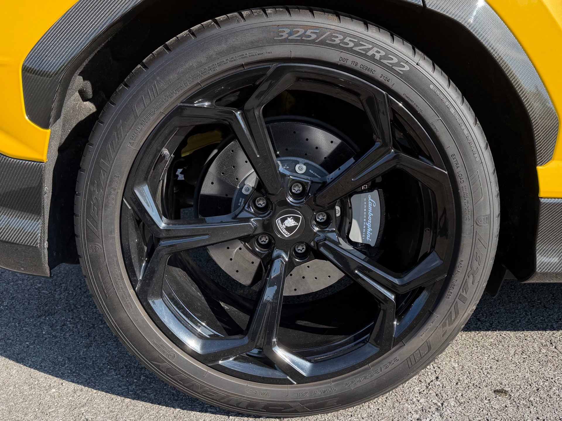 Used 2023 Lamborghini Urus Performante AWD/4WD image 93