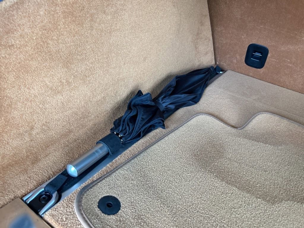 Used 2023 Aston Martin DBX image 35