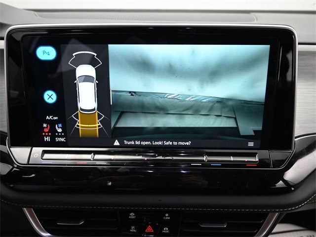 Used 2025 Volkswagen Atlas Cross Sport SE image 18