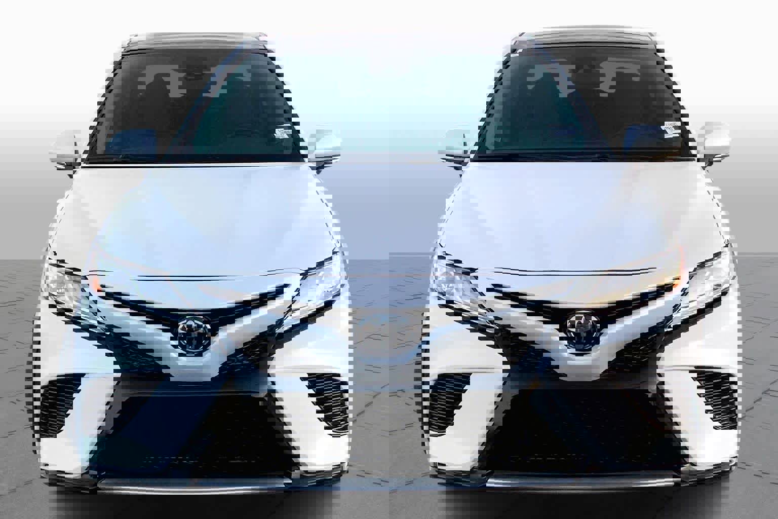 Used 2020 Toyota Camry XSE image 4