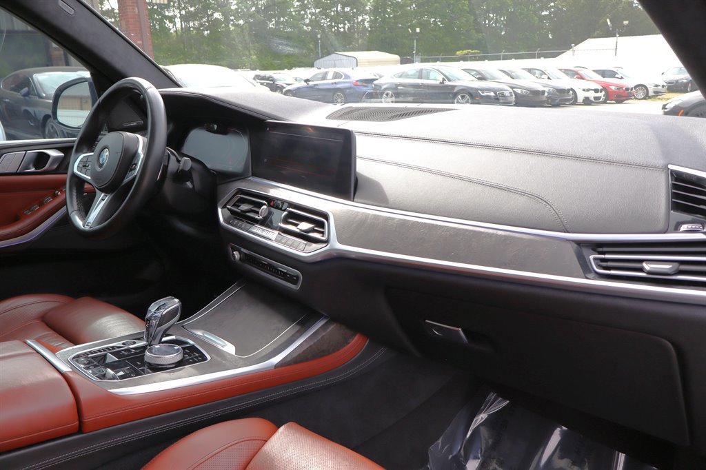 Used 2020 BMW X7 M50i AWD/4WD image 25