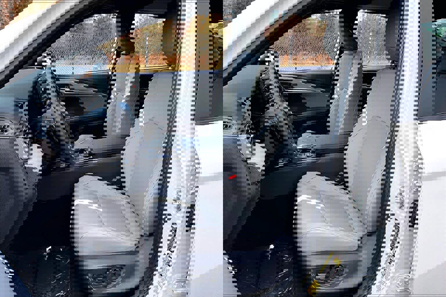 Used 2025 Toyota Camry SE image 7