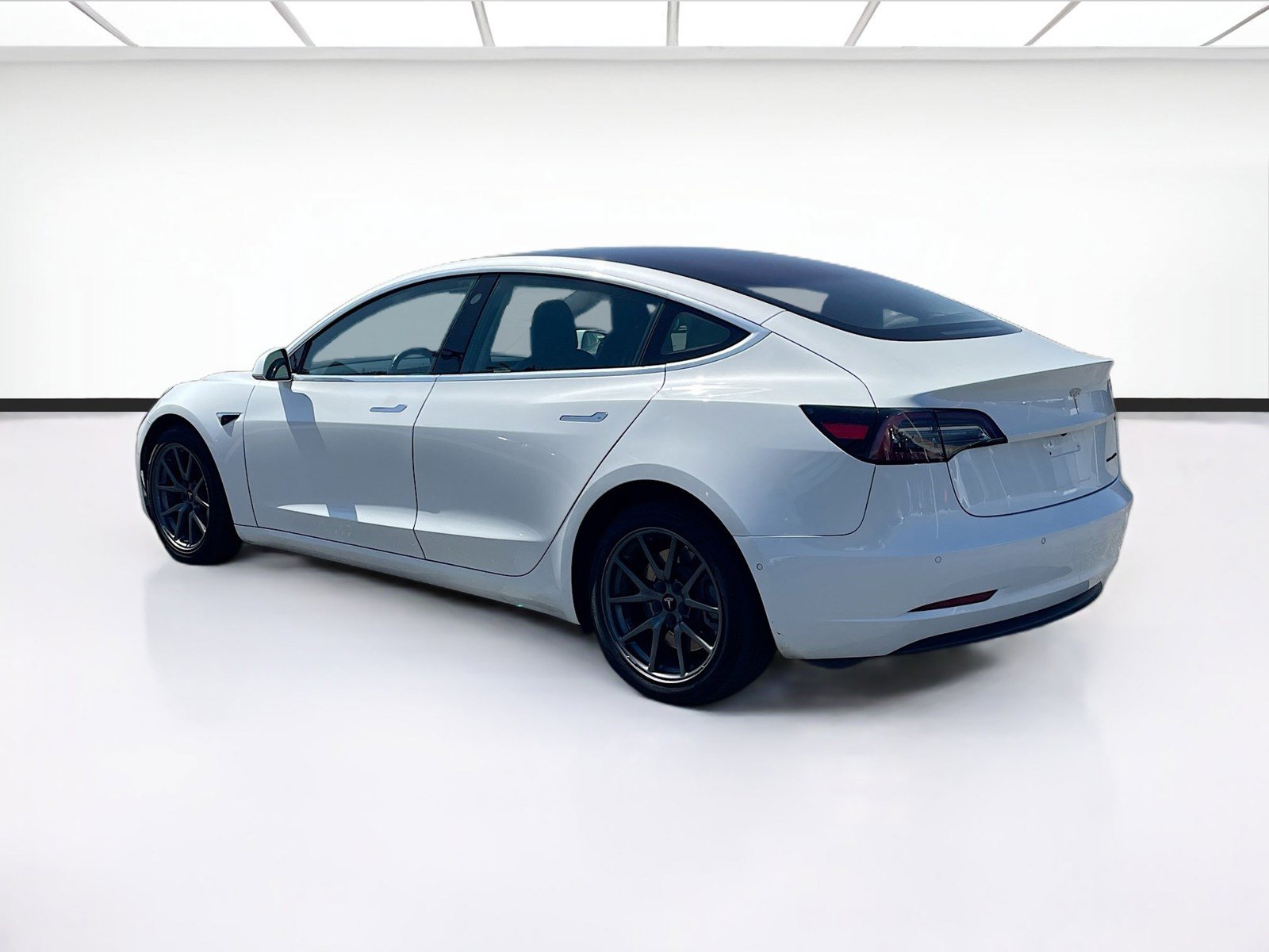 Used 2018 Tesla Model 3 Long Range AWD/4WD image 6