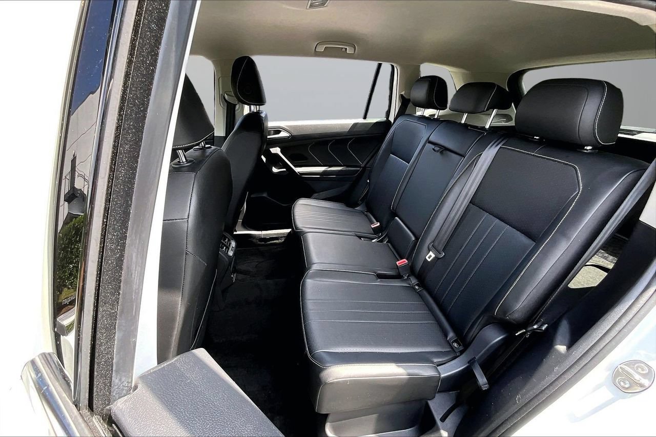 Used 2023 Volkswagen Tiguan SE AWD/4WD image 21