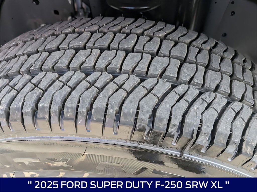 New 2025 Ford F250 XL w/ XL Chrome Package image 28