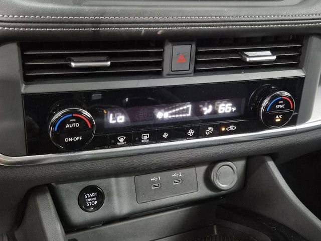 Used 2024 Nissan Rogue SV image 30