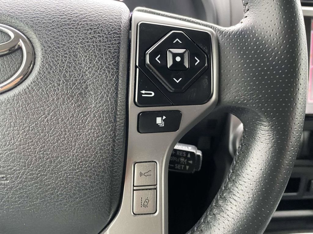 Used 2022 Toyota 4Runner SR5 Premium w/ Moonroof Package image 18