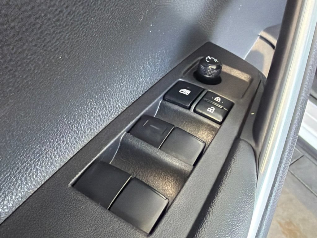 Used 2024 Toyota Corolla Cross L FWD image 18