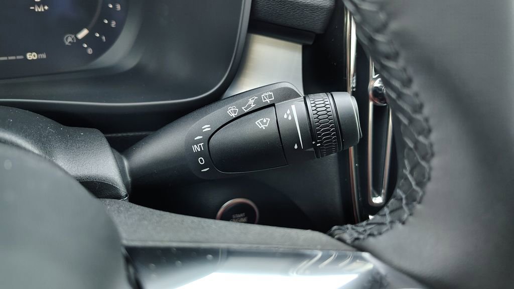 New 2026 Volvo XC40 B5 Ultra w/ Climate Package image 18