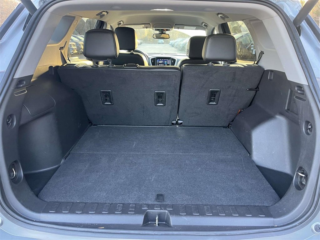 Used 2024 GMC Terrain SLT image 13