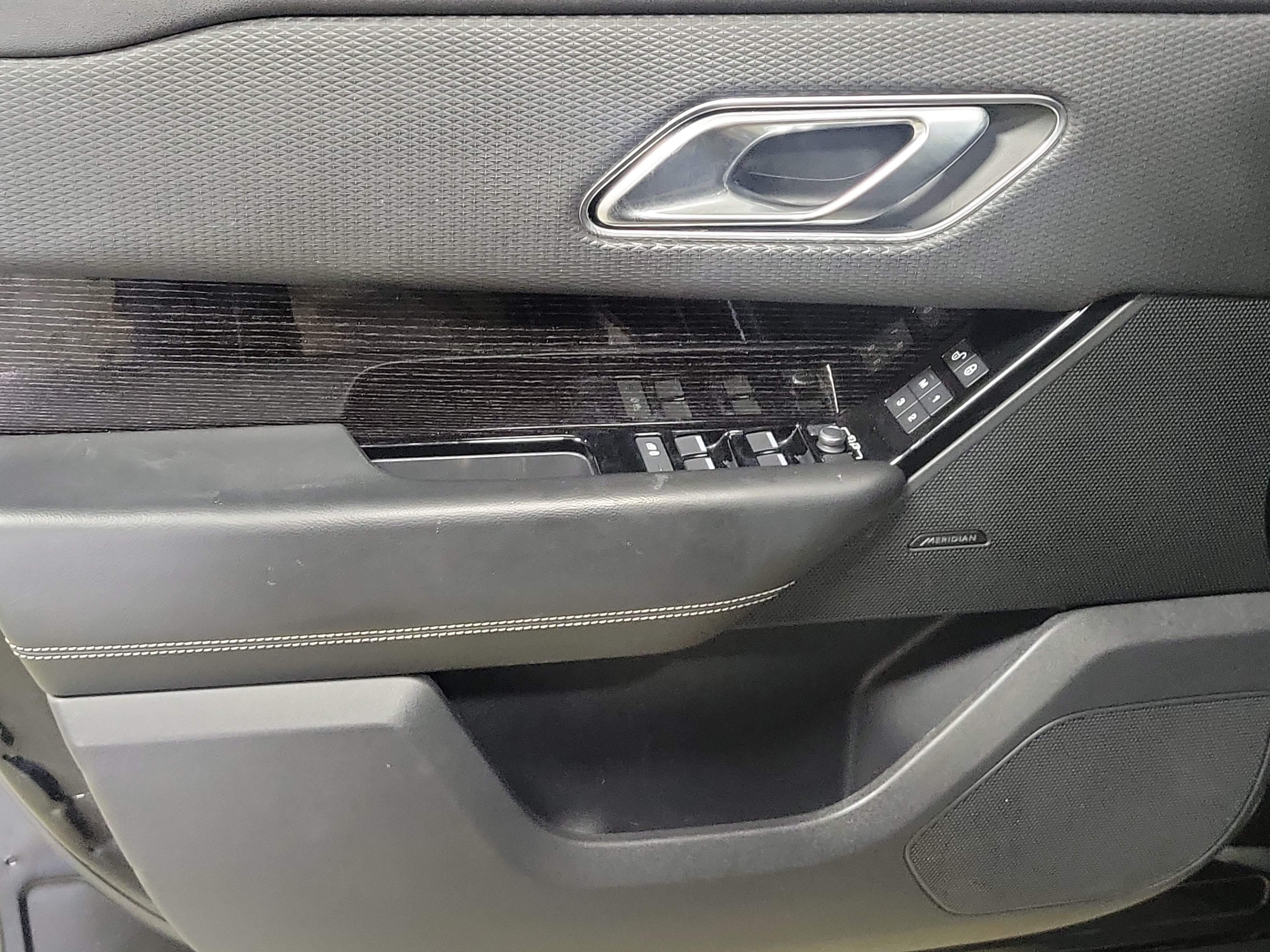 Used 2018 Land Rover Range Rover Velar S AWD/4WD image 21