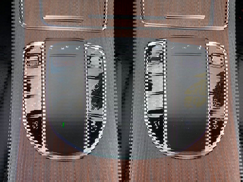 Used 2022 Mercedes-Benz GLC 300 4MATIC w/ Premium Package Lite image 26