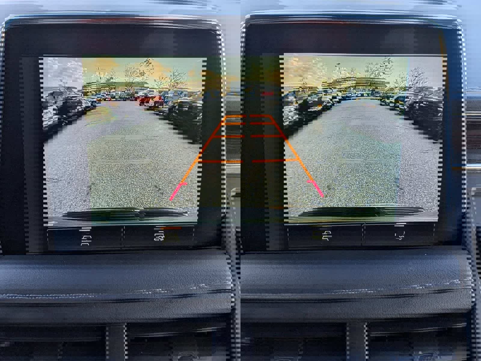 Used 2022 Chevrolet Suburban LT image 30