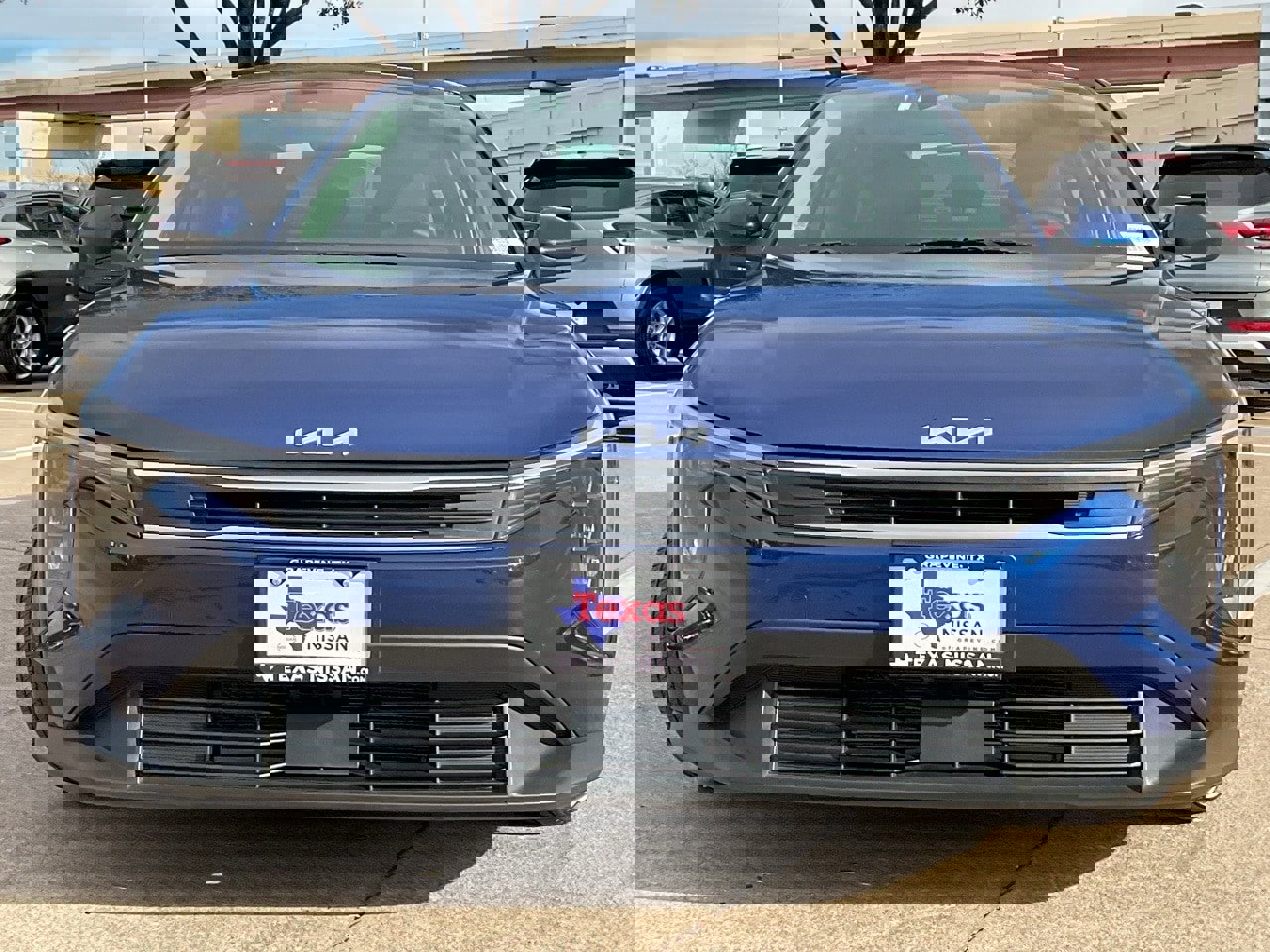 Used 2025 Kia K4 LXS image 3