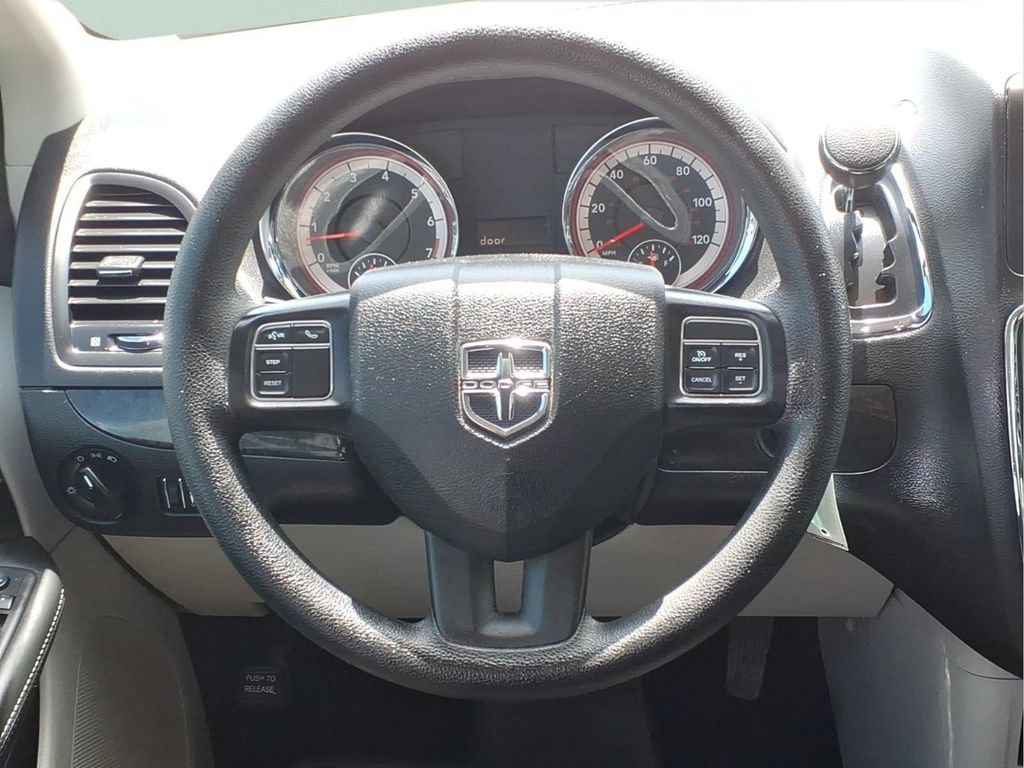 Used 2018 Dodge Grand Caravan SE w/ UConnect Hands-Free Group FWD image 22