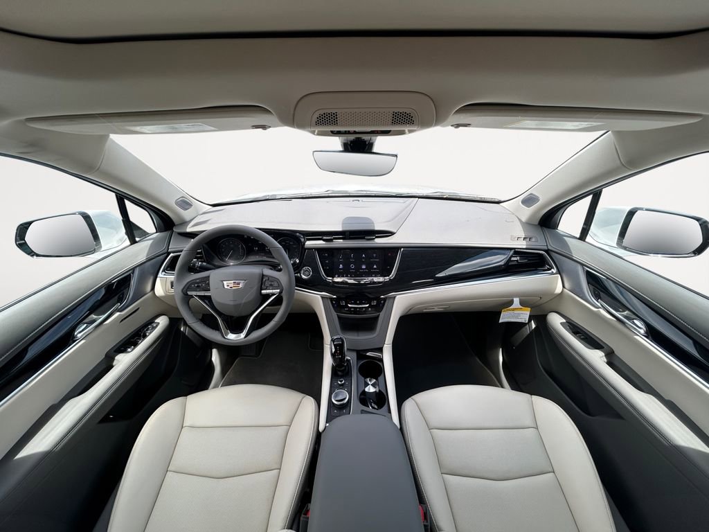 Used 2025 Cadillac XT6 Premium Luxury w/ Technology Package image 13