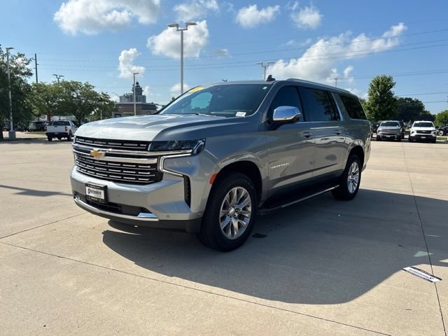 Used 2024 Chevrolet Suburban Premier w/ Advanced Technology Package AWD/4WD image 2