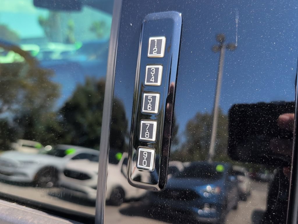 Used 2015 Ford F150 Lariat image 8