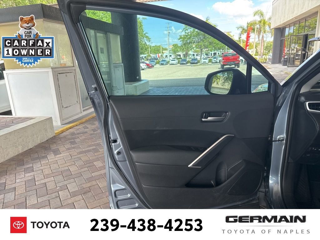 Used 2023 Toyota Corolla Cross XLE w/ Convenience Package image 18