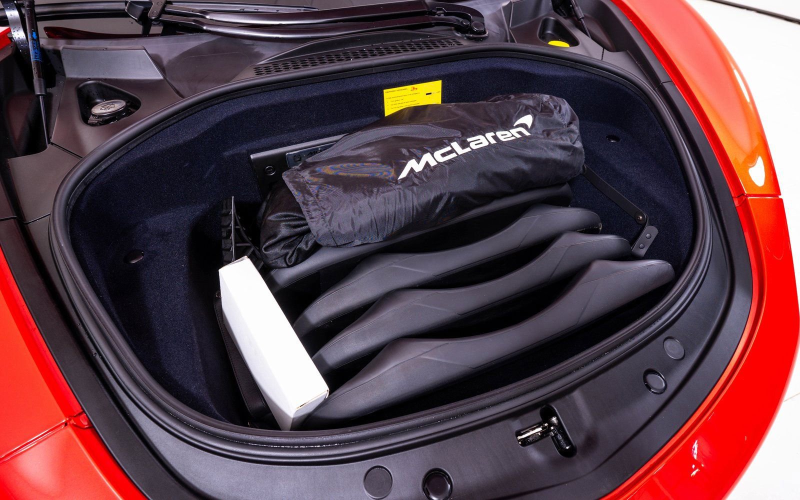 Used 2024 McLaren Artura image 21