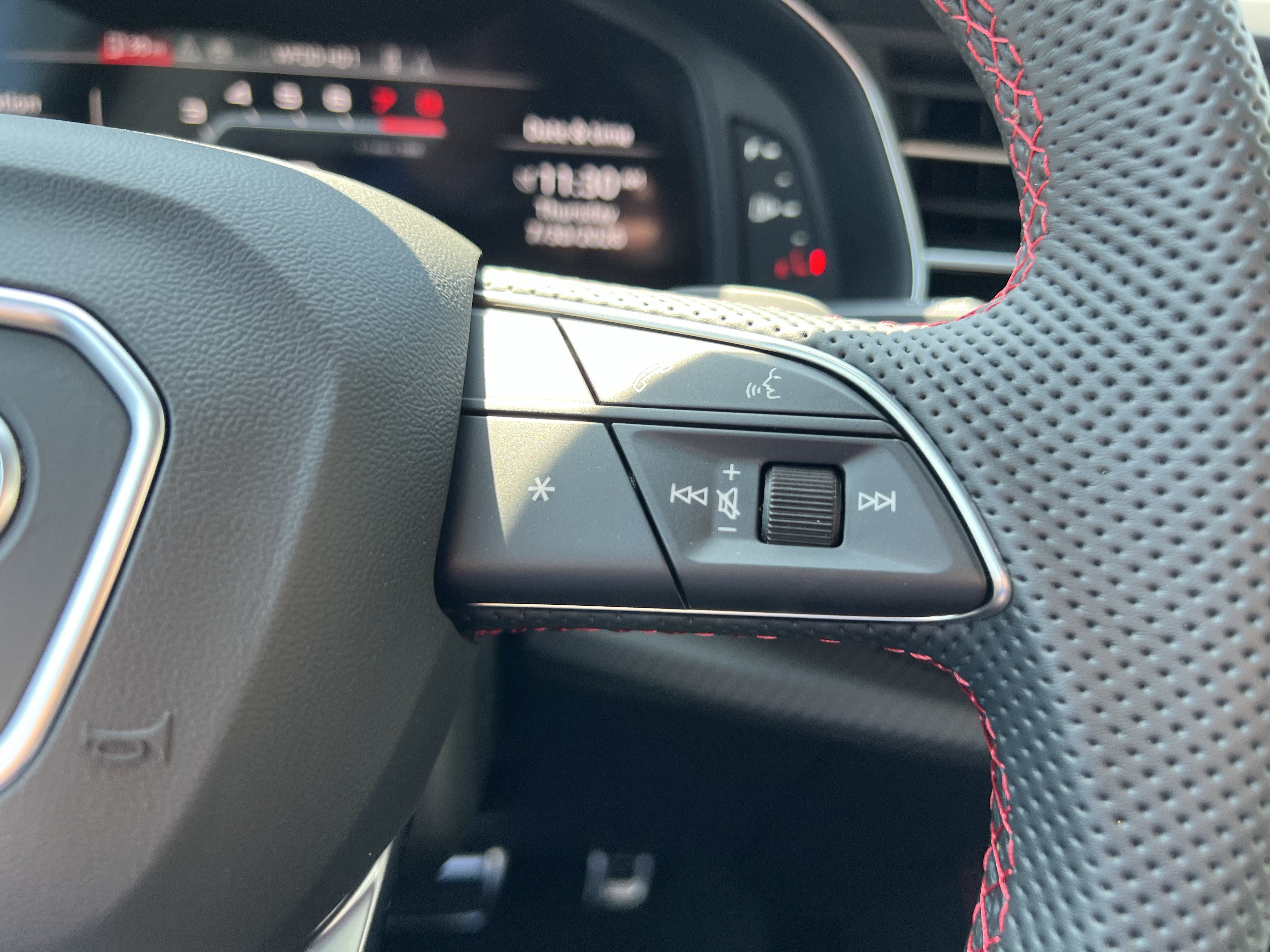 New 2026 Audi SQ8 Prestige AWD/4WD image 21