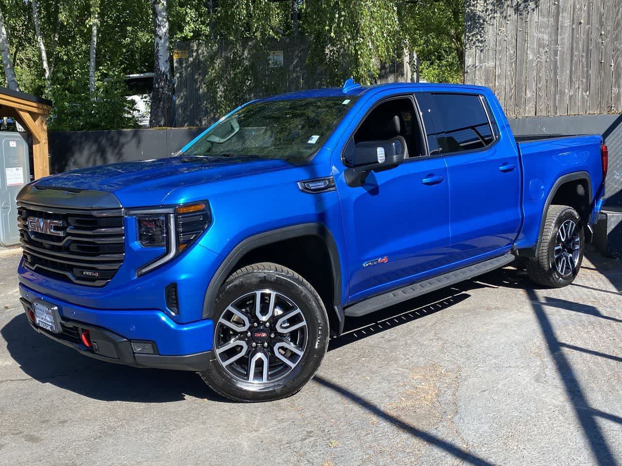 Used 2022 GMC Sierra 1500 AT4 w/ AT4 Premium Package AWD/4WD image 1