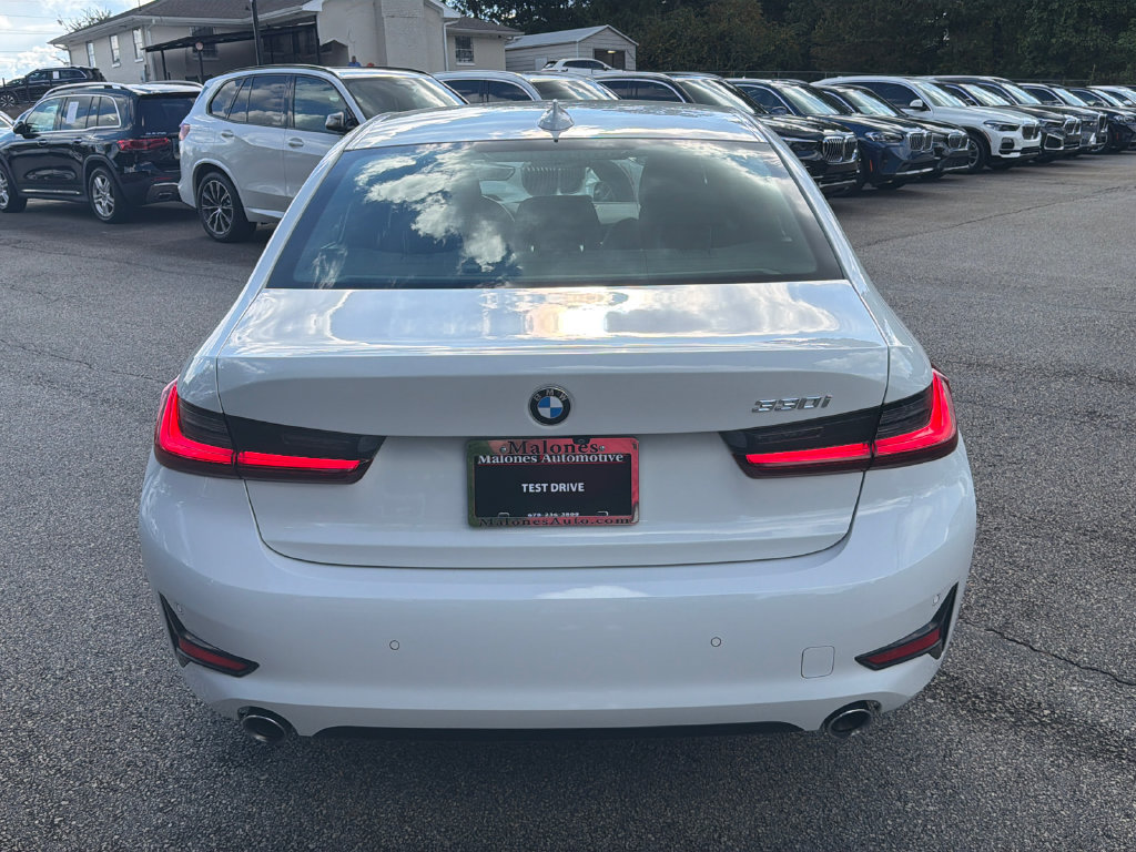 Used 2022 BMW 330i Sedan w/ Premium Package 2 RWD image 6