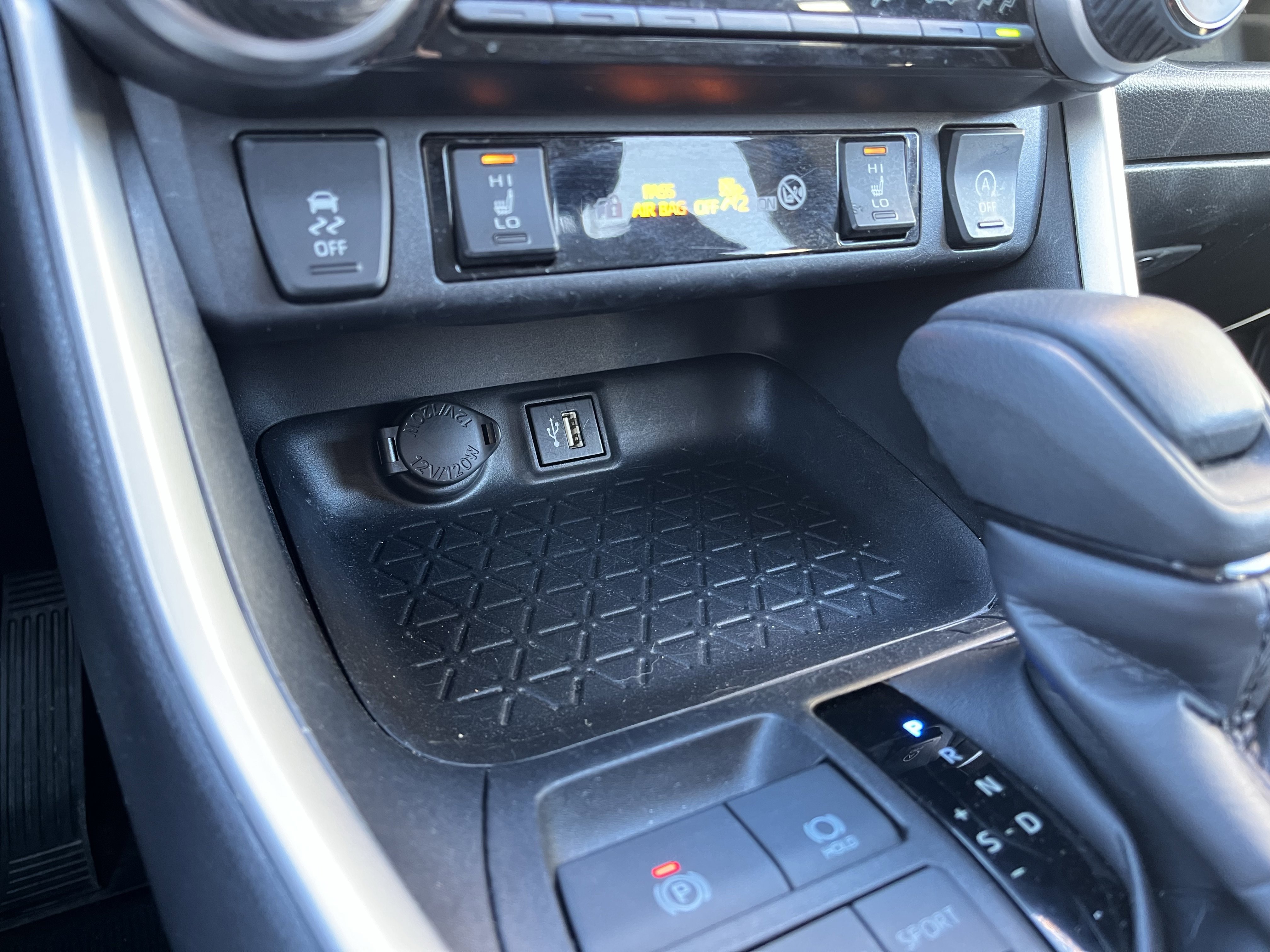 Used 2024 Toyota RAV4 XLE image 21