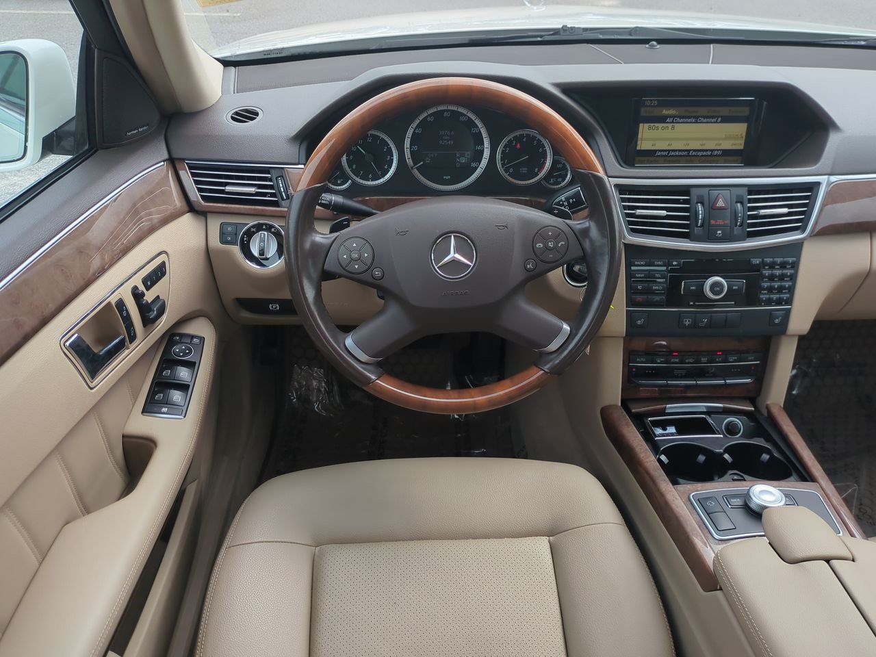 Used 2010 Mercedes-Benz E 350 Sedan image 32