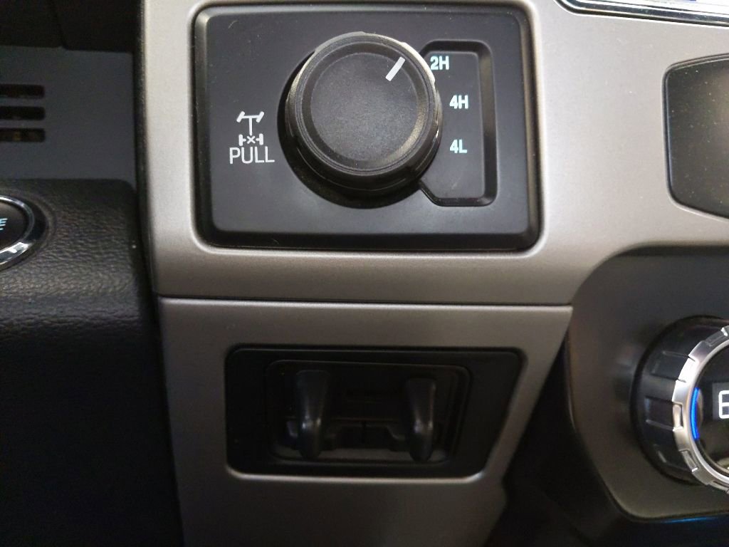 Used 2022 Ford F350 Lariat w/ Tremor Off-Road Package AWD/4WD image 25
